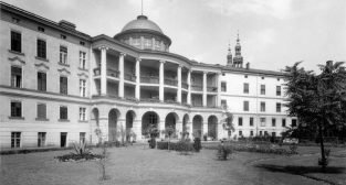 Szpital Przemienienia Pańskiego, lata międzywojenne XX w  Foto: Archiwum Szpitala 