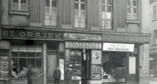 Stary Rynek [Pałac Mielżyńskich] sklepy  Foto: Foto Luna / MKZ