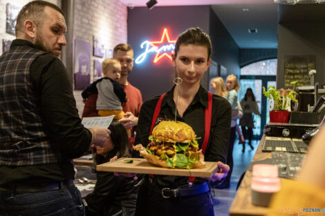 6. Wielki Challenge Hot Burger Champion James Star  Foto: lepszyPOZNAN.pl/Piotr Rychter