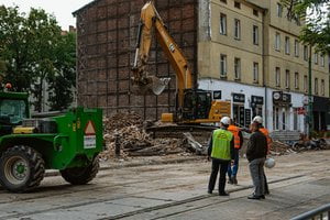 Koniec rozbiórki kamienicy na Kraszewskiego  Foto: UMP