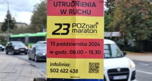 Informacja-o-utrudnieniach-zwiazanych-z-maratonem.-Plansza-przymocnowana-do-przydroznego-slupa  Foto: ztm